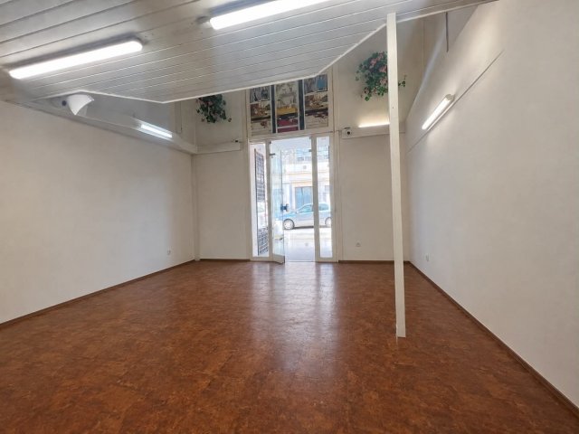 Eladó üzlethelyiség, Szombathelyen 34.9 M Ft, 1 szobás