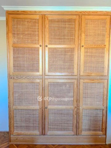 Eladó panellakás, Bábolnán 43.9 M Ft, 3 szobás