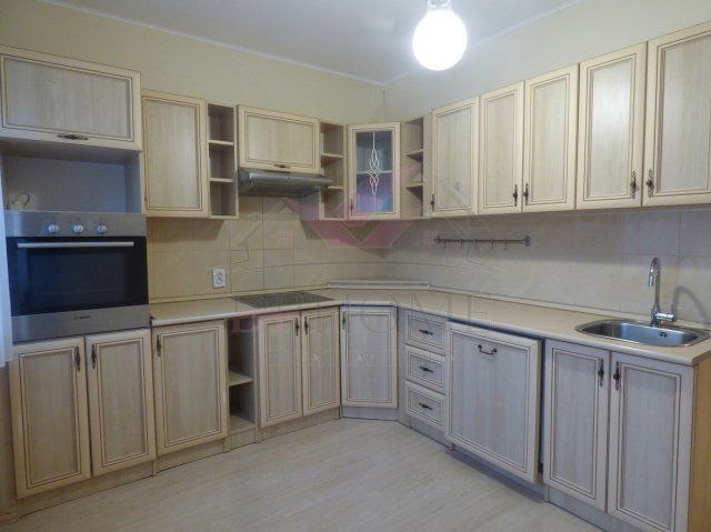 Kiadó panellakás, albérlet, Debrecenben 250 E Ft / hó, 3 szobás