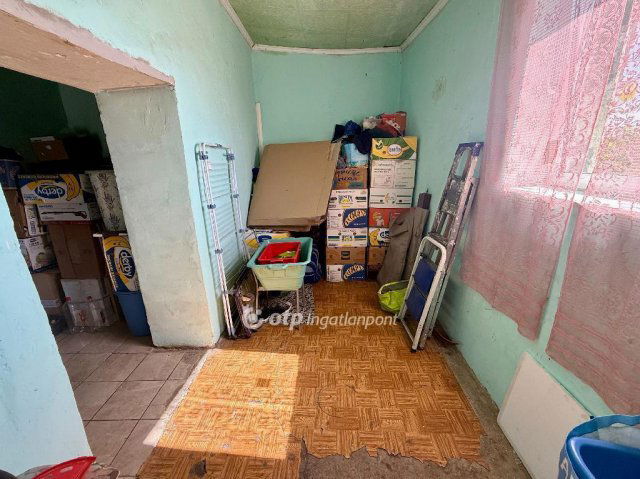 Eladó családi ház, Jászladányon 4 M Ft, 1+1 szobás