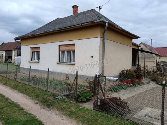 Eladó családi ház, Csesztregen 20.5 M Ft, 3 szobás