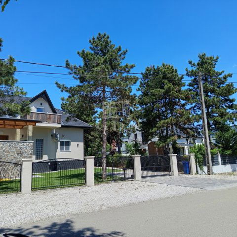 Eladó családi ház, Érden 219.9 M Ft, 5 szobás