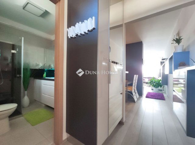 Eladó téglalakás, Budapesten, VI. kerületben 159 M Ft, 2 szobás