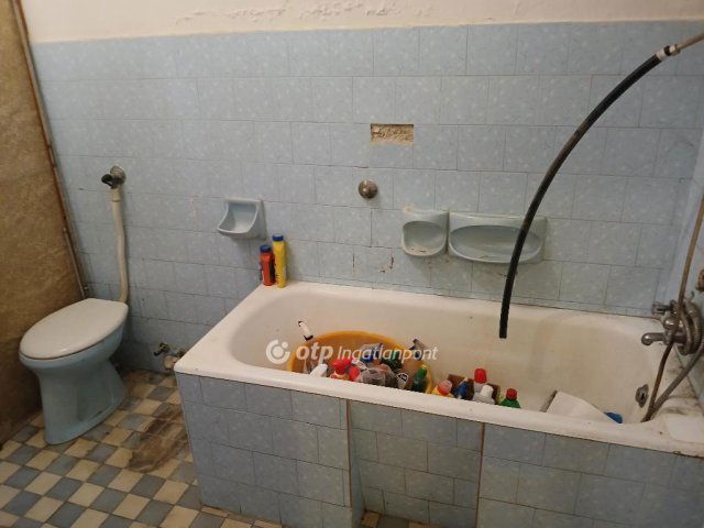 Eladó családi ház, Karácsondon 23.5 M Ft, 4 szobás