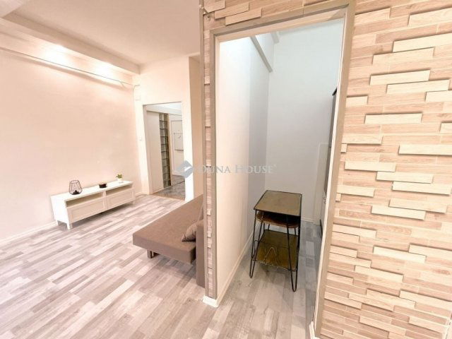 Eladó téglalakás, Budapesten, XX. kerületben 52.4 M Ft, 1 szobás