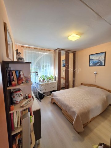 Eladó panellakás, Pécsett 47.99 M Ft, 2 szobás