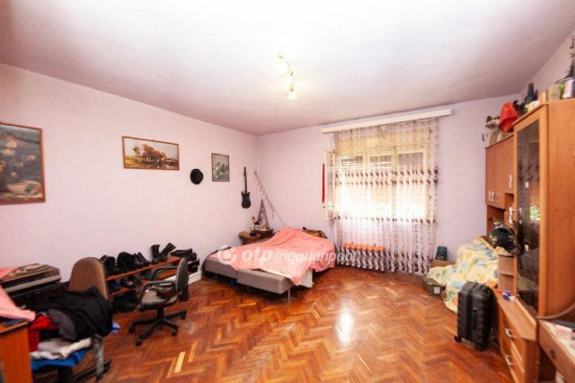 Eladó családi ház, Héhalomon 25 M Ft, 4 szobás