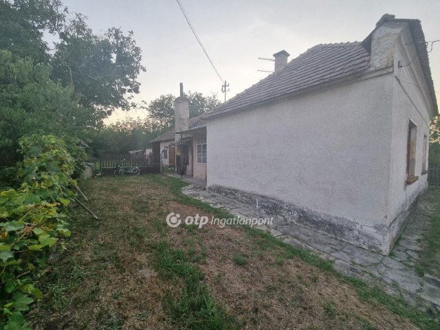 Eladó családi ház, Lovászpatonán 17.5 M Ft, 2 szobás
