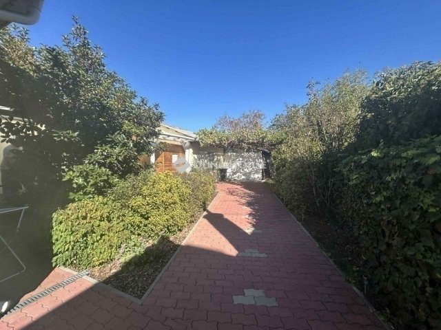 Eladó családi ház, Vecsésen 109 M Ft, 3 szobás