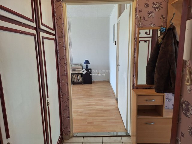 Eladó téglalakás, Szombathelyen 42.9 M Ft, 2 szobás