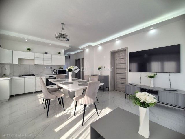 Eladó családi ház, Budapesten, III. kerületben 189 M Ft