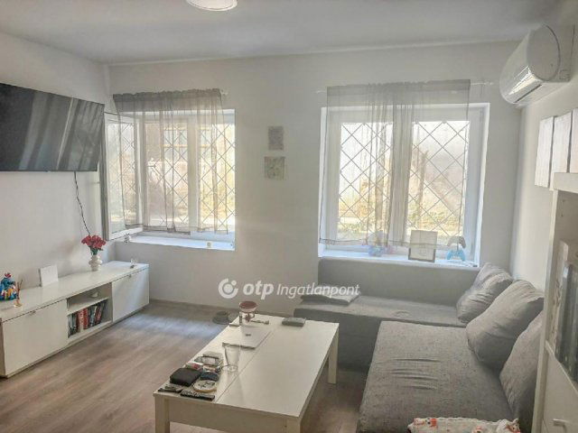 Eladó téglalakás, Budapesten, XXI. kerületben 33 M Ft