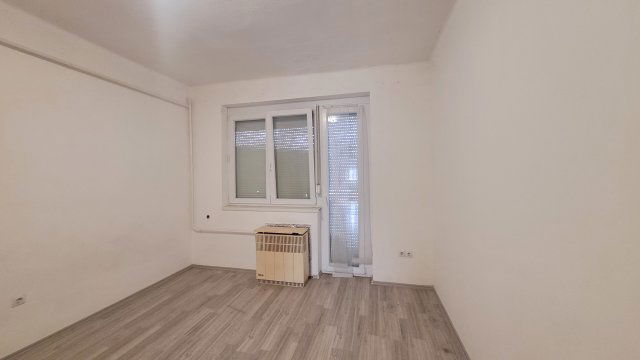 Eladó téglalakás, Jászberényben 29.5 M Ft, 2 szobás