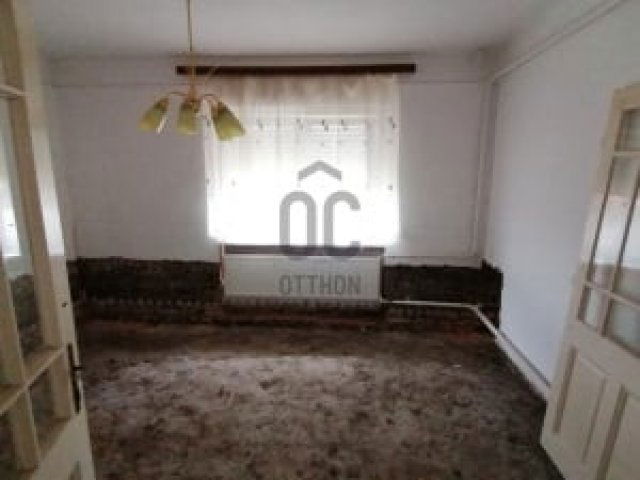 Eladó családi ház, Abonyban 30 M Ft, 3 szobás