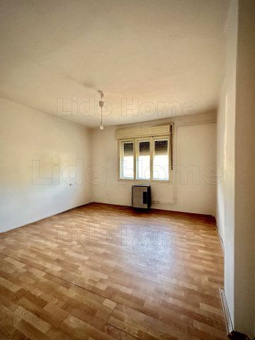 Eladó családi ház, Siófokon 89.9 M Ft, 7 szobás