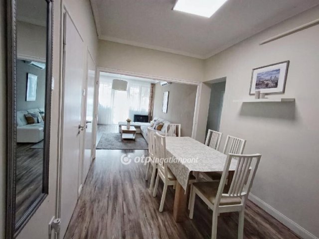 Eladó téglalakás, Szigetszentmiklóson 79.9 M Ft, 2+2 szobás