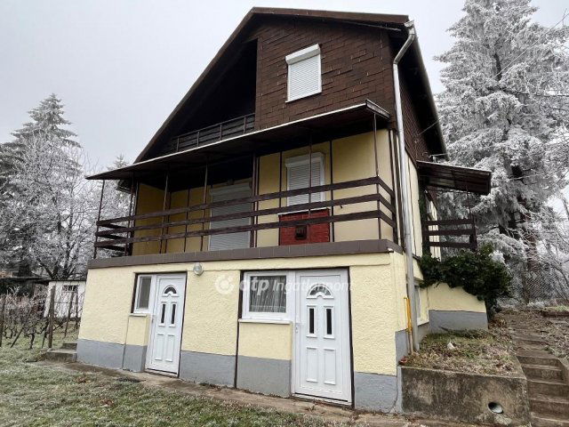 Eladó nyaraló, Csókakőn 51 M Ft, 2+4 szobás
