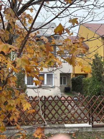 Eladó sorház, Várpalotán 74 M Ft, 5 szobás