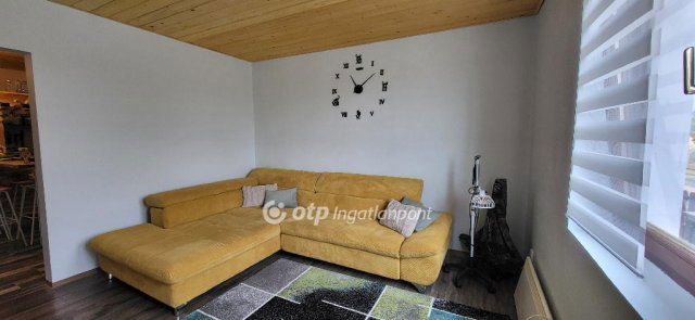 Eladó családi ház, Tápon 49.9 M Ft, 2 szobás