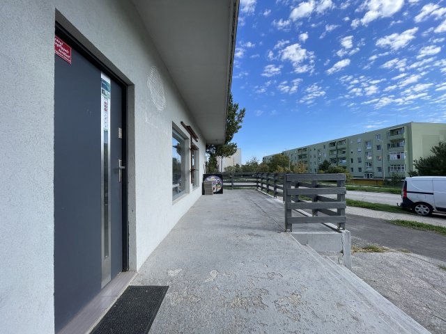 Eladó üzlethelyiség, Várpalotán 82 M Ft / költözzbe.hu