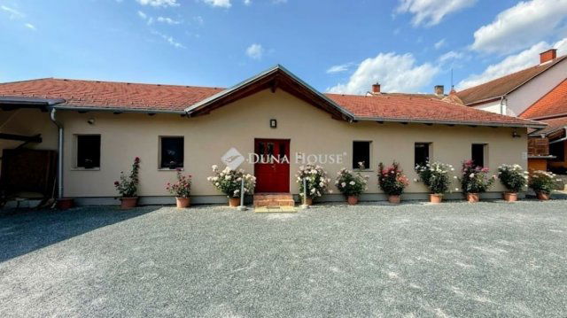 Eladó családi ház, Szentgotthárdon 129.9 M Ft, 5 szobás