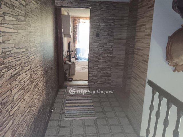 Eladó családi ház, Tiszapüspökin 21.5 M Ft, 3 szobás