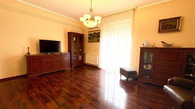 Eladó téglalakás, Debrecenben 83.5 M Ft, 3 szobás