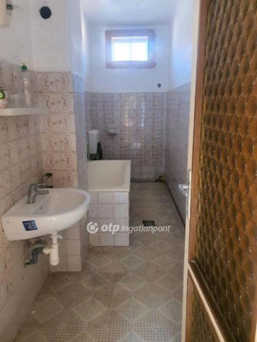 Eladó családi ház, Tüskeváron 19.9 M Ft, 4 szobás