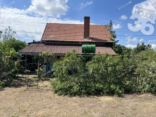 Eladó nyaraló, Csongrádon 19.99 M Ft, 3 szobás