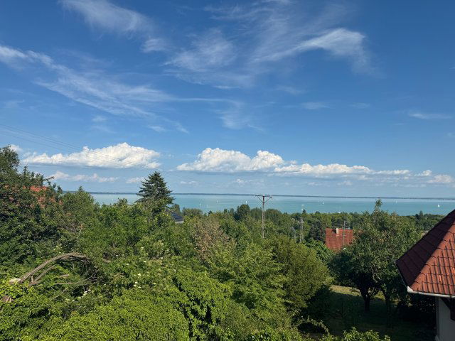Eladó nyaraló, Balatonalmádiban 119 M Ft, 2 szobás