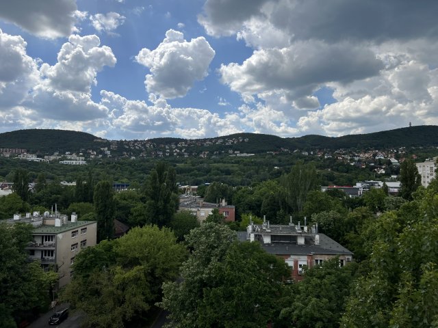 Eladó téglalakás, Budapesten, III. kerületben 90.9 M Ft