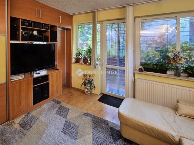 Eladó téglalakás, Budapesten, II. kerületben 98 M Ft, 3 szobás