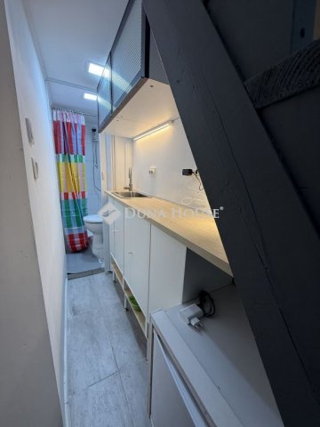 Eladó téglalakás, VIII. kerületben, Teleki László téren