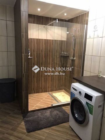 Eladó családi ház, Kisbéren 78.5 M Ft, 5 szobás