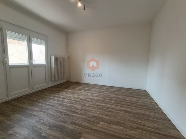 Kiadó panellakás, albérlet, Pécsett, Szőnyi Ottó utcában