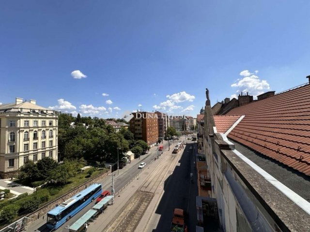 Eladó téglalakás, Budapesten, XI. kerületben 150 M Ft, 3 szobás