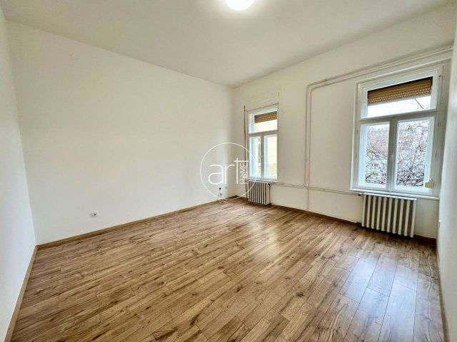 Eladó téglalakás, Szegeden 69.8 M Ft, 3 szobás