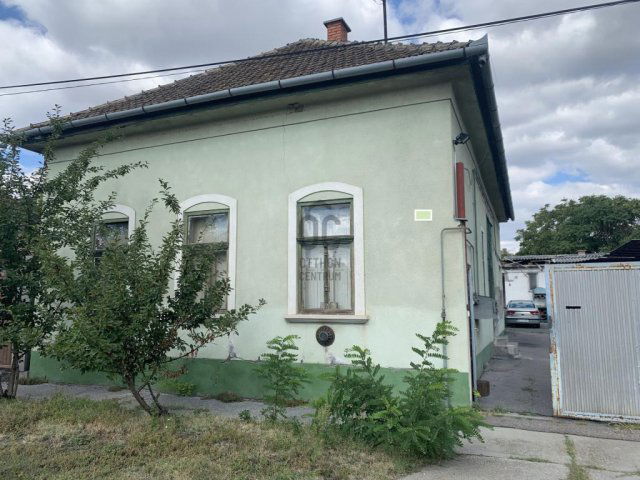 Eladó családi ház, Cegléden 37.5 M Ft, 3 szobás