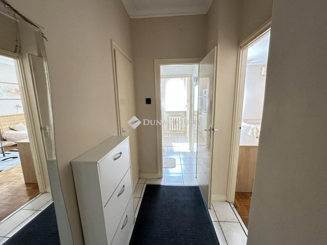 Eladó téglalakás, Kecskeméten 32.5 M Ft, 1 szobás