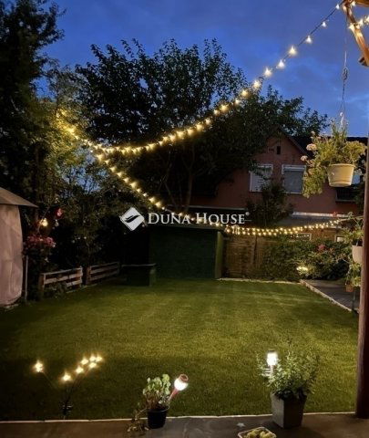 Eladó családi ház, Vecsésen 99 M Ft, 4 szobás