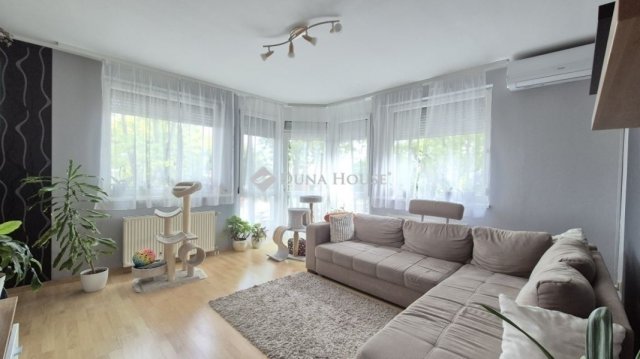 Eladó téglalakás, Kecskeméten 87.9 M Ft, 4 szobás