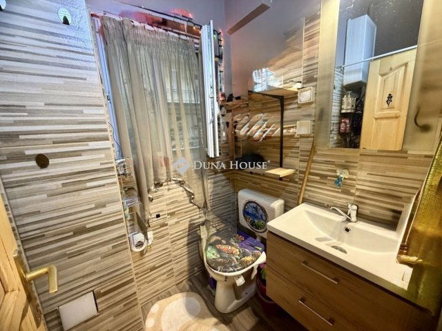 Eladó téglalakás, Budapesten, II. kerületben 75 M Ft, 1 szobás