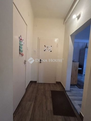 Eladó családi ház, Vecsésen 95 M Ft, 3 szobás