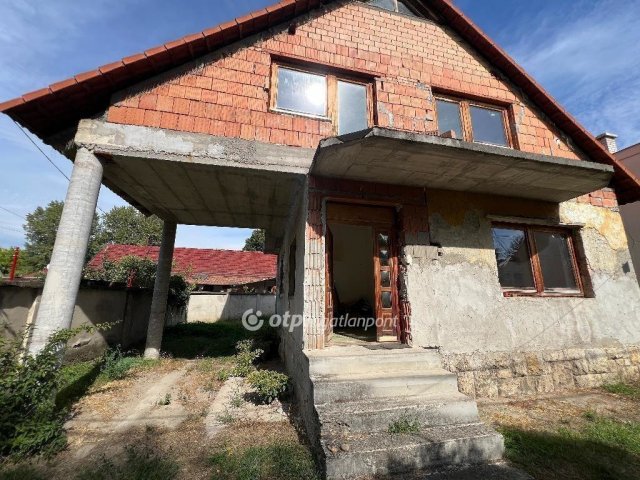 Eladó családi ház, Budapesten, III. kerületben 128.8 M Ft