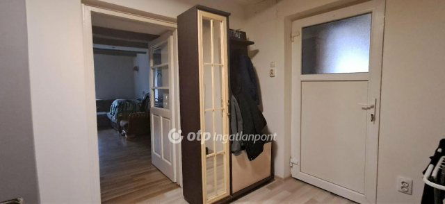 Eladó családi ház, Ecséden 25 M Ft, 2 szobás