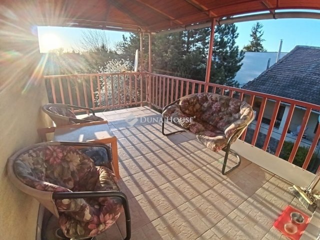 Eladó családi ház, Esztergomban 119 M Ft, 7 szobás