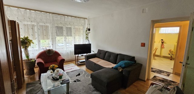 Eladó családi ház, Pécsett 64.99 M Ft, 3 szobás