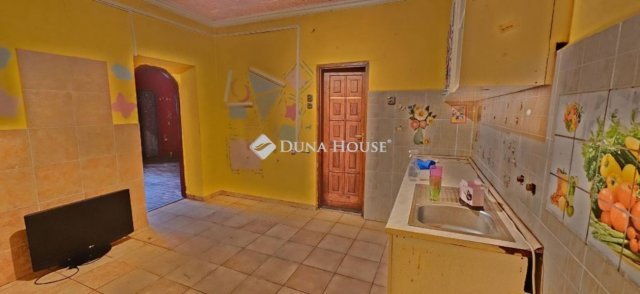 Eladó családi ház, Üllőn 53.9 M Ft, 2 szobás