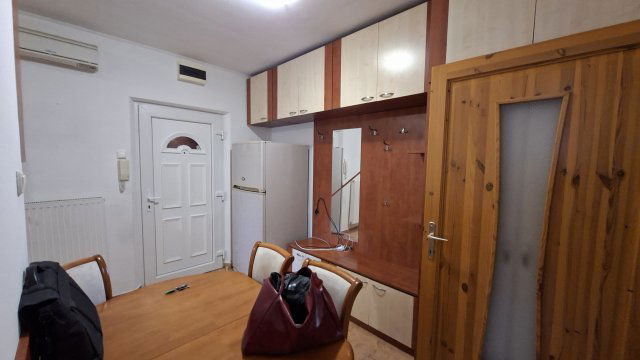 Kiadó téglalakás, albérlet, Pécsett, Kamilla utcában, 3 szobás