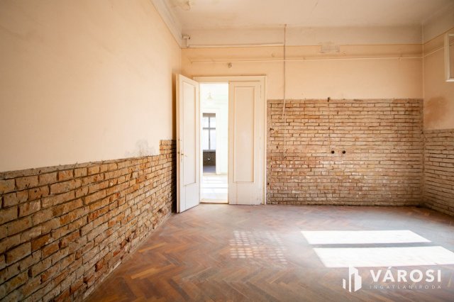 Eladó iroda, Orosházán 41.9 M Ft, 6 szobás